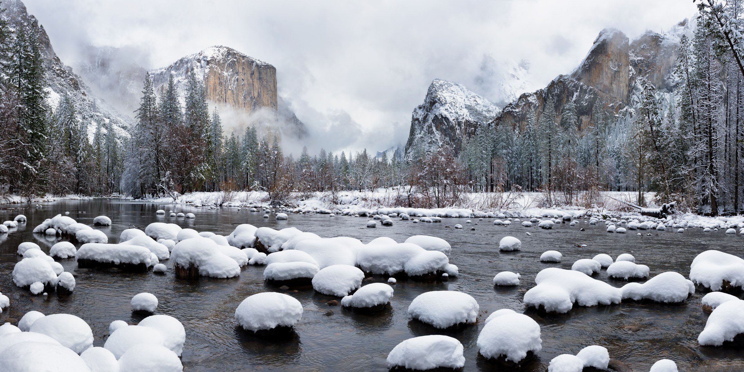 Yosemite Valley in winter (Panorama)