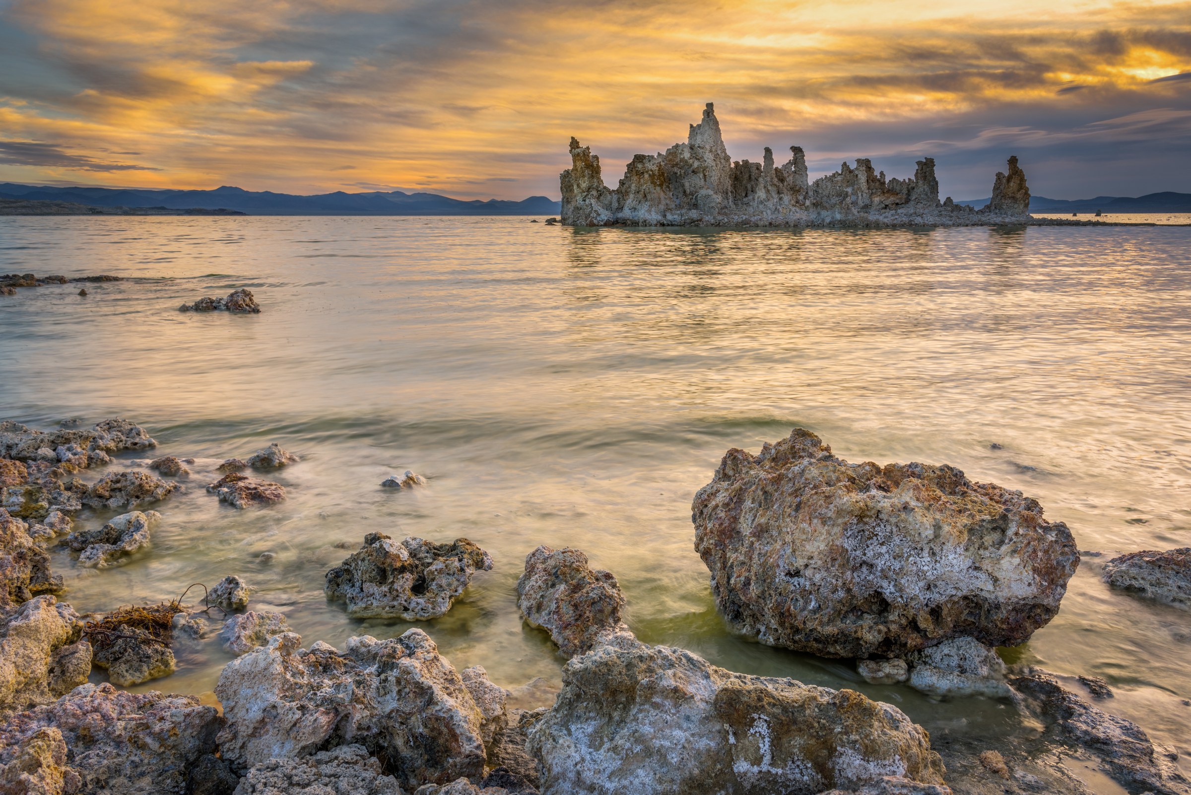 Tufa columns at sunrise, Mono Lake, California