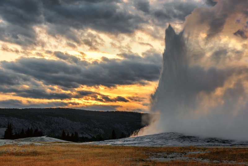 Old Faithful erupting, Yellowstone National Park, Wyoming